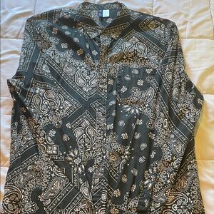 H&M Black and White Paisley Dress Shirt